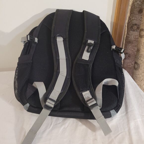 3 Back Packs Upward/cliff Hanger/artic - Picture 12 of 16